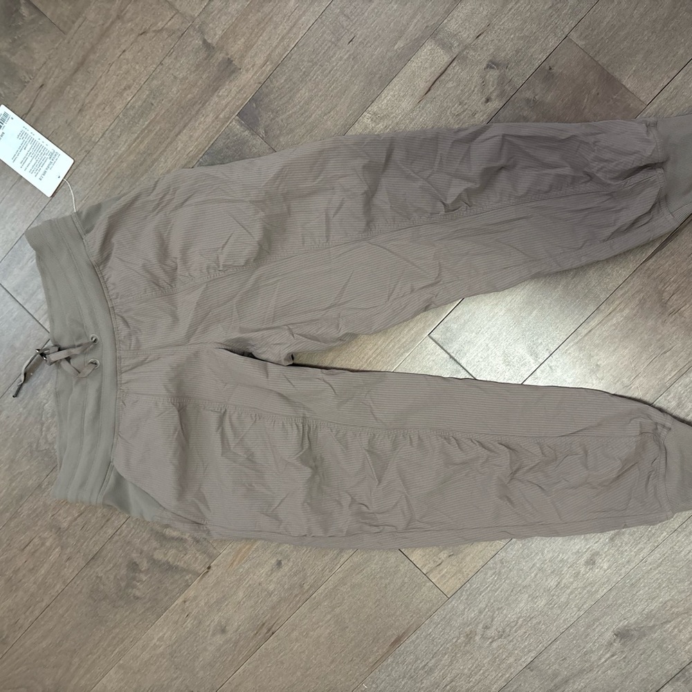 Lululemon Athletica Dance Studio 7/8 Joggers